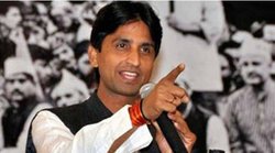 अहंकारी-आत्मुग्ध बौने अर्धरथी युग-रावण कह कुमार विश्वास ने अरविंद केजरीवाल पर साधा निशाना