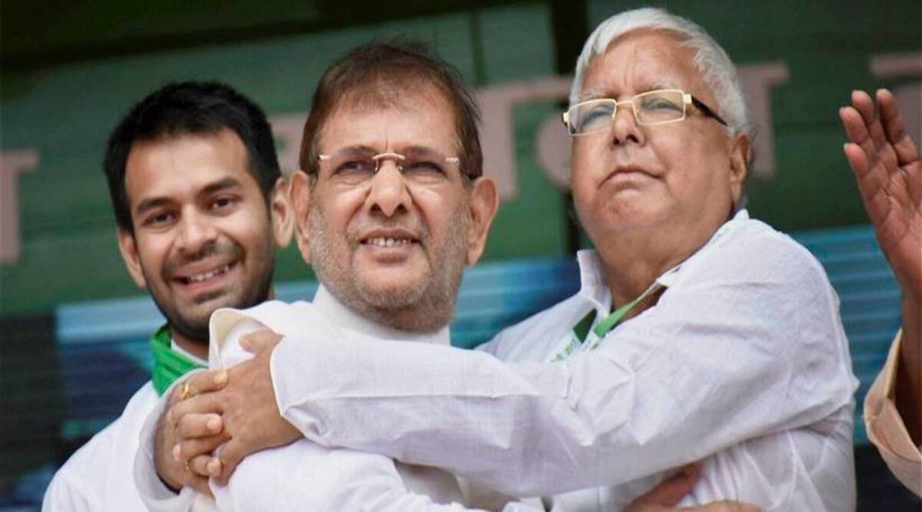 25 साल बाद लालू व शरद फिर से एक हुए। (फोटो- इंडियन एक्सप्रेस)