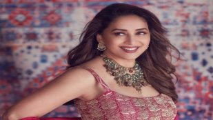 Madhuri dixit, Shahrukh khan, Bollywood