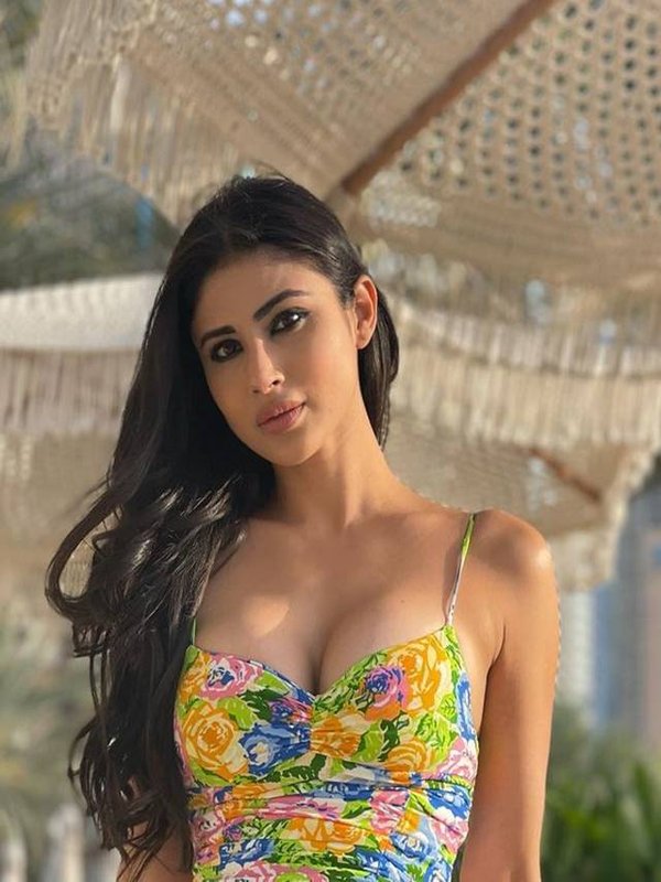 mouni stuns