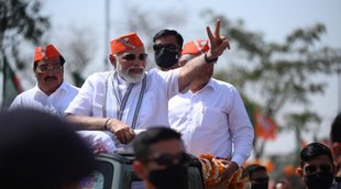 pm modi, modi gujarat road show