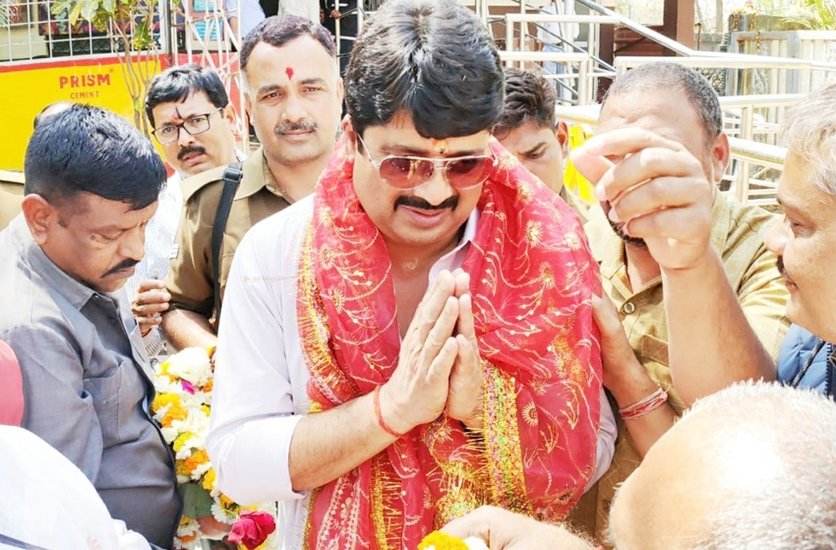 भदरी रियासत के रघुराज प्रताप सिंह उर्फ राजा भैया अपनी पारंपरिक सीट कुंडा से चुनाव जीत गए हैं। उन्होंने सपा के गुलशन यादव को कड़े मुकाबले में पराजित किया।