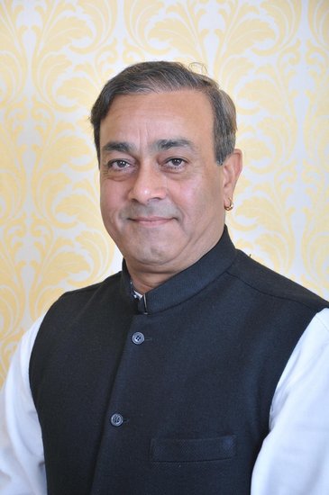 संजय सिंह अमेठी रियासत के राजा हैं। यूपी के दिग्गज नेताओं में शुमार बीजेपी के संजय सिंह अमेठी शहर से सपा की महाराजी प्रजापति से चुनाव हार गए।