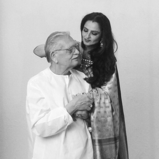 राखी के पति गुलजार रेखा के बेहद करीब रहे हैं। रेखा अपने करियर में खुद को जिन लोगों का अहसानमंद बताती हैं उनमें गुलजार भी शामिल हैं। 