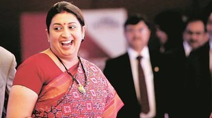 Smriti Irani| Smriti Irani Photo| Smriti Irani Priyanka Gandhi|