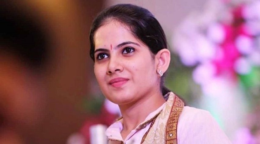 जया किशोरी कहती हैं कि प्यार और प्रेम में एक अंतर है। वह कहती हैं कि जब आप किसी को कुछ देते हैं तो उसे प्यार कहते हैं। 