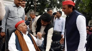 Akhilesh Yadav, Mulayam Singh Yadav, SP