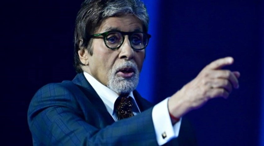 एक गुटखा कंपनी का ऐड कर अमिताभ बच्चन भी लोगों का विरोध झेल चुके हैं। बाद में अमिताभ ने उस कंपनी से अपना करार खत्म कर दिया था और पैसे भी लौटा दिये थे।