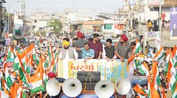 अरविंद केजरीवाल बोले – गुजरात की जनता भी अब बदलाव में अपनी नई उम्मीद देख रही, BJP नेता का तंज – तस्वीरें तो उत्तराखंड और गोवा से भी बहुत आई थी