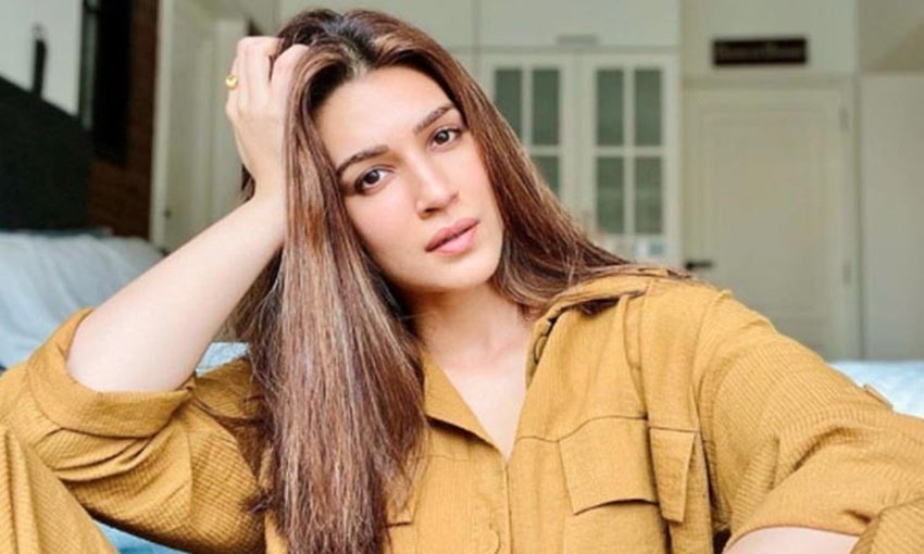 एक्ट्रेस कृति सेनन ने अंधेरी में फ्लैट किराए पर लिया है। कृति के घर का किराया 10 लाख रुपये प्रति माह है।