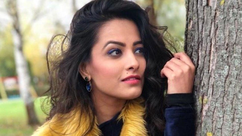 एक्ट्रेस हंसिका मोटवानी के होठों के ऊपर तिल उनकी खूबसूरती में चार चांद लगा देता है।