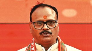 UP deputy CM Brajesh Pathak|UP deputy CM|UP health minister visited Barabanki hospital