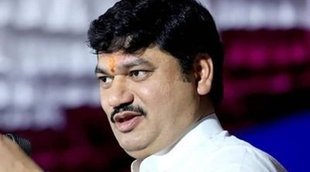 Mumbai | Mumbai Police | Dhananjay Munde | renu sharma | 5 crore Extortion Case