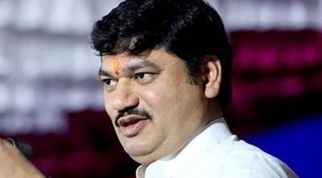 Mumbai | Mumbai Police | Dhananjay Munde | renu sharma | 5 crore Extortion Case
