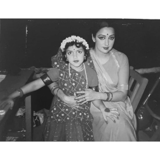 ईशा देओल बचपन से ही अपनी मां की तरह दिखती हैं।