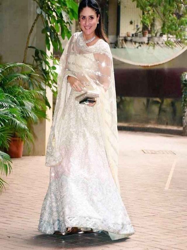 KAREENA KAPOOR IN BLUE LEHENGA - DESI LOOK