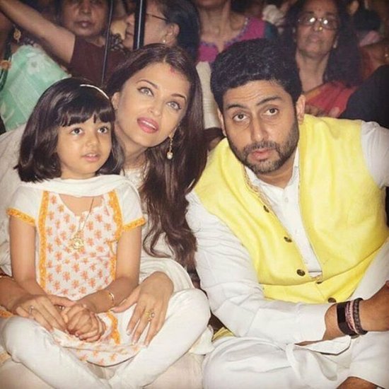 अभिषेक बच्चन (Abhishek Bachchan) ने ऐश्वर्या राय (Aishwarya Rai) संग शादी की है। ऐश्वर्या राय से पहले अभिषेक की शादी करिश्मा कपूर (Karishma Kapoor) से होने वाली थी। दोनों ने सगाई भी कर ली थी। हालांकि इंगेजमेंट के कुछ समय बाद दोनों का रिश्ता टूट गया। करीना कपूर (Kareena Kapoor) ने एक इंटरव्यू में बताया था कि बहन संग सगाई टूटने के बाद अभिषेक बच्चन के बारे में वह क्या सोचती हैं।