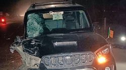 अगले चुनाव में और भारी मतों से जीतेंगे विधायक जी- लखीमपुर में बीजेपी विधायक ने दो लोगों पर चढ़ाई गाड़ी तो सोशल मीडिया यूजर्स ने यूं मारा ताना