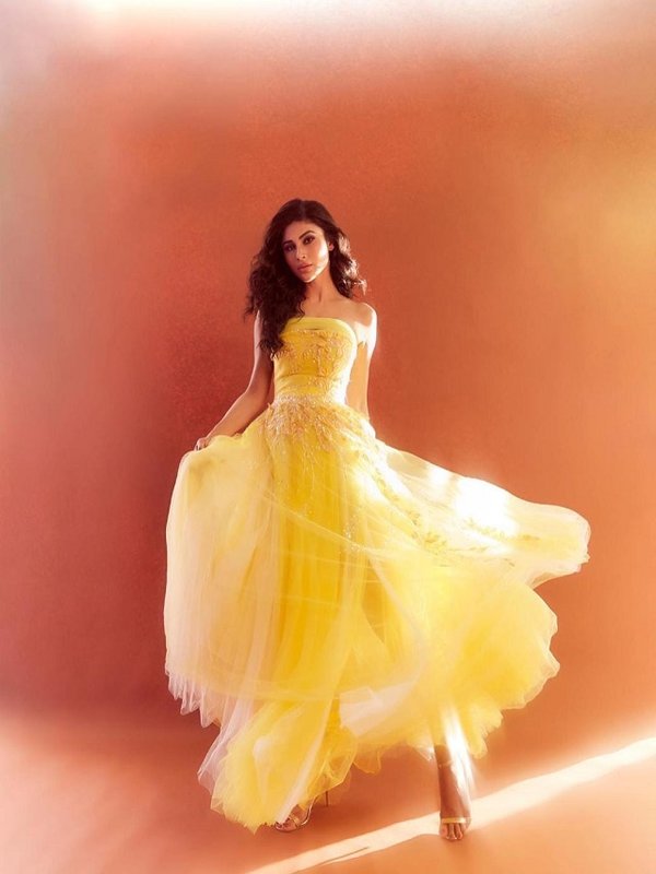 MOUNI ROY IN YELLOW GOWN LOOK
