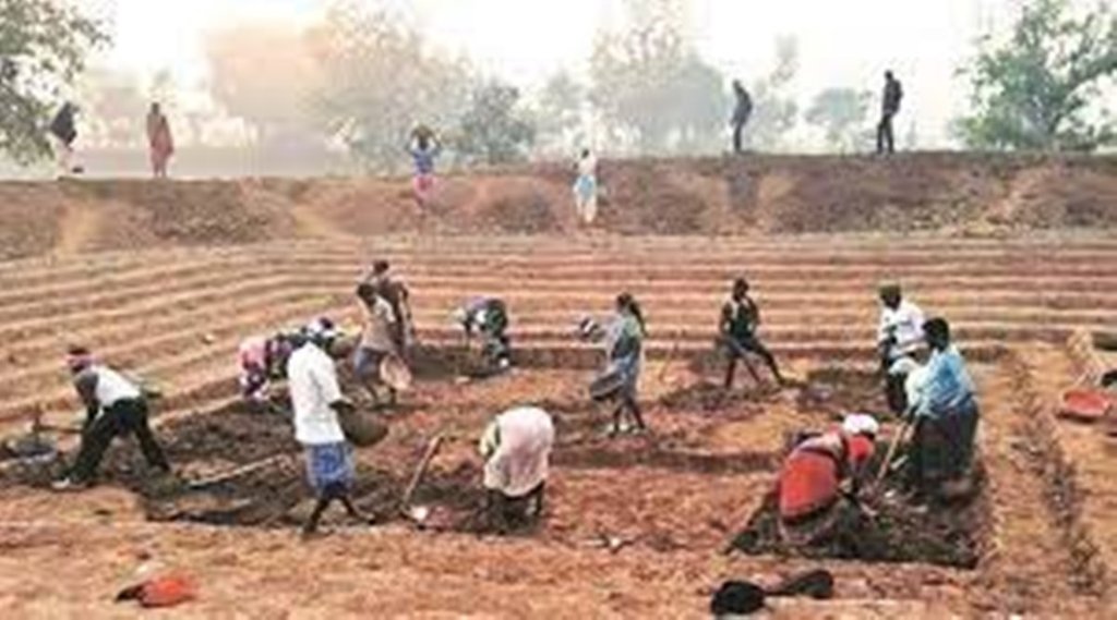 मेहनताने से वंचित