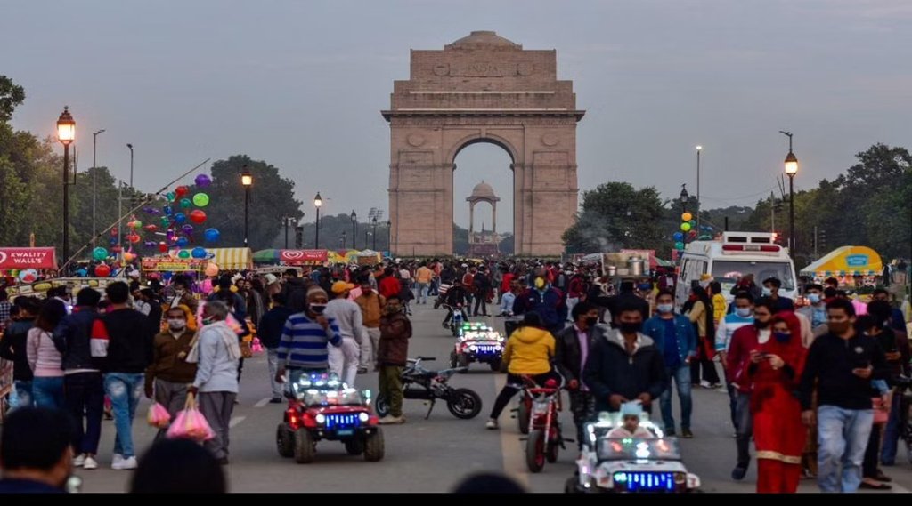 संकुचित समाज में स्वाधीनता