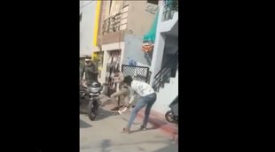 Police Constable brutally assaulted by a man| Police constable brutally assaulted| Indore Police