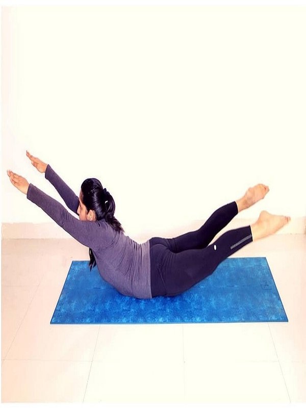 REVERSE BOAT POSE - Source @oorja.vsinsta