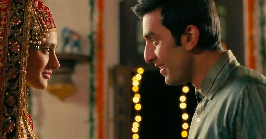 रॉकस्टार रणबीर के करियर की सफलतम फिल्मों में से एक है। इस फिल्म में भी वह अपनी मोहब्बत नरगिस फाकरी की किसी औऱ के साथ हो रही शादी को बीच में ही छोड़कर चले जाते हैं। 