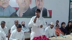 विधायक क्या गोली चलाने के लिए बने हो; सपा नेता ने कहा -उनके मुंह से निकली बोली तो हमारी बंदूक से निकलेगी गोली तो लोगों ने ऐसा कसा तंज