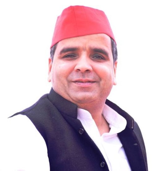 मुलायम सिंह यादव के भतीजे धर्मेंद्र यादव बदायूं से लोकसभा सांसद रह चुके हैं। 2019 में धर्मेंद्र यादव ने बताया था कि उनके नाम पर कोई ज्वेलरी नहीं है। वहीं उनकी पत्नी नीलम के पास करीब 10 लाख रुपये के गहने हैं। (Photo: Dharmendra Yadav Twitter)