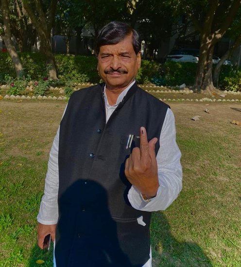 शिवपाल यादव अपनी पार्टी प्रगतिशील समाजवादी पार्टी के राष्ट्रीय अध्यक्ष हैं। वह खुद अपनी पार्टी और परिवार के मुखिया हैं।