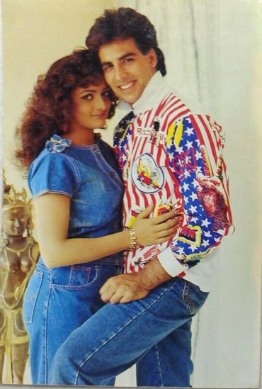 अक्षय कुमार संग सौगंध फिल्म से बॉलीवुड डेब्यू करने वालीं शांतिप्रिया का करियर भी फ्लॉप ही रहा है।