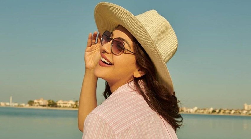 काजल अग्रवाल भी साउथ फिल्म इंडस्ट्री की सुपरस्टार एक्ट्रेस हैं। अजय देवगन के साथ फिल्म सिंघम से अपना बॉलीवुड डेब्यू करने वालीं काजव का हिंदी सिनेमा में करियर फ्लॉप ही रहा है।