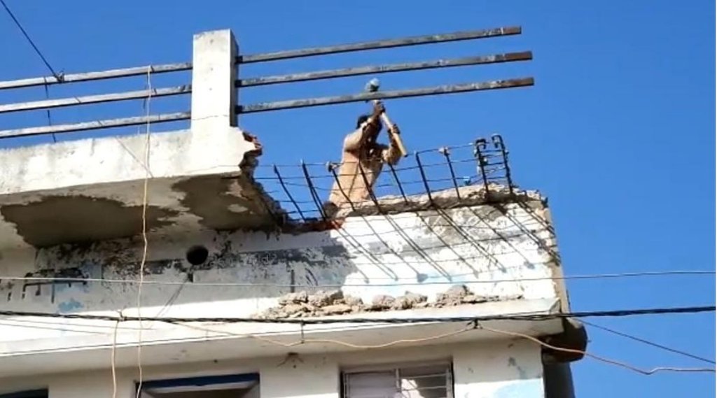 gujarat| himmatnagar| buldozer|