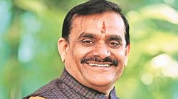 MP: मुस्लिम दुकानदार की तारीफ करके बुरी तरह ट्रोल हुईं BJP प्रदेश अध्यक्ष की पत्नी, अपनों ने ही घेरा; किया डिलीट