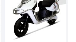 New Electric Scooter: 50 हजार से कम कीमत वाला ये इलेक्ट्रिक स्कूटर करता है सिंगल चार्ज में 100 km की रेंज का दावा, मिलते हैं एंटी थेफ्ट अलार्म और रिवर्स गियर जैसे फीचर