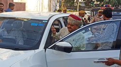 राजस्थान: भवानी सिंह राजावत ने DFO को पहले मारा थप्पड़, फिर पत्रकारों से बोले हमने ऐसी की तैसी कर दी, गिरफ्तार