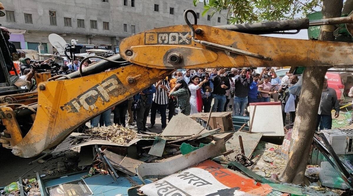 Bulldozer, Mano muntashir, jahangirpuri hinsa