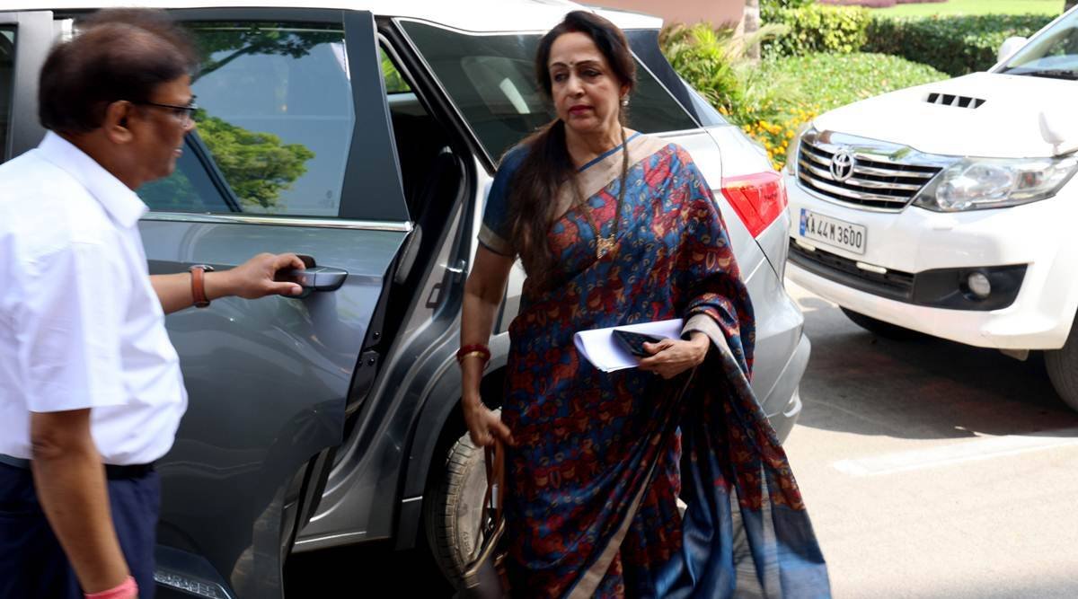 hema malini, hema malini political career, hema malini politics