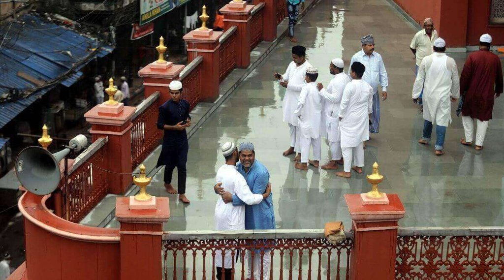 mosque, loudspeaker, mns