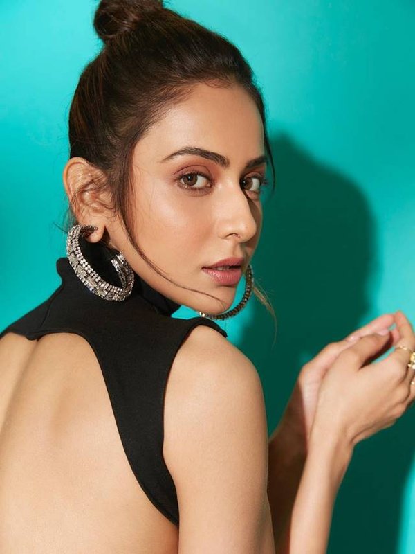 rakul in black dress