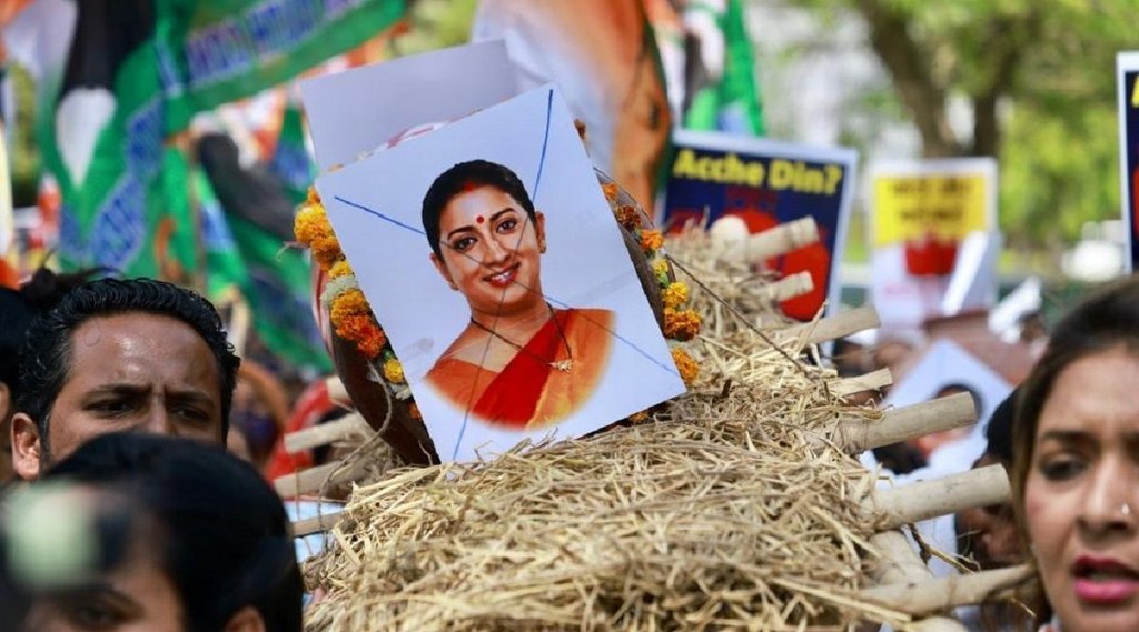 smriti irani, congress protest
