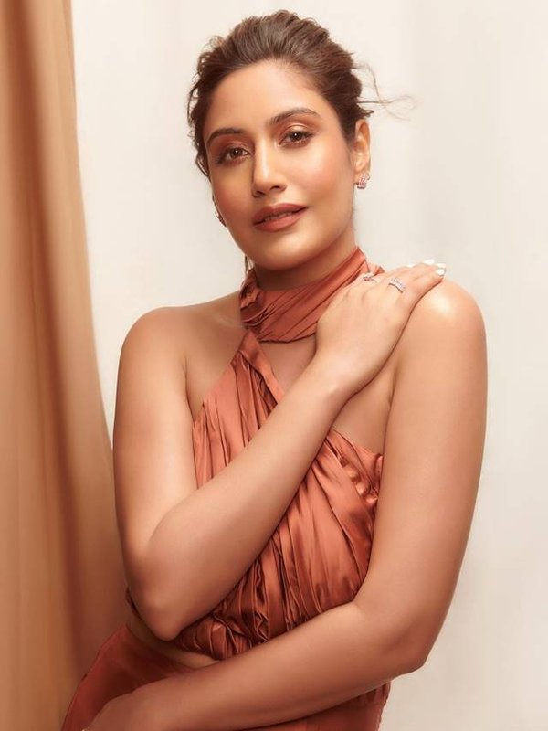surbhi gorgeous look