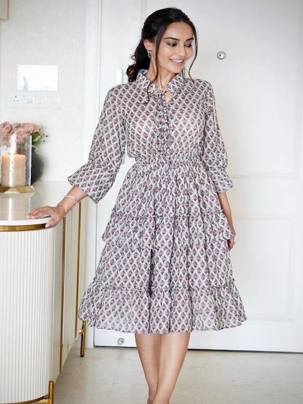 surbhi jyoti stunning look