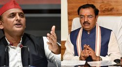 केशव मौर्य बोले- सैफई की जमीन बेच सड़क बनवाई क्‍या, भड़के अखिलेश बोले- तुम पिताजी से पैसे लाते हो क्‍या? तू-तू, मैं-मैं बढ़ती देख बीच में आए सीएम योगी