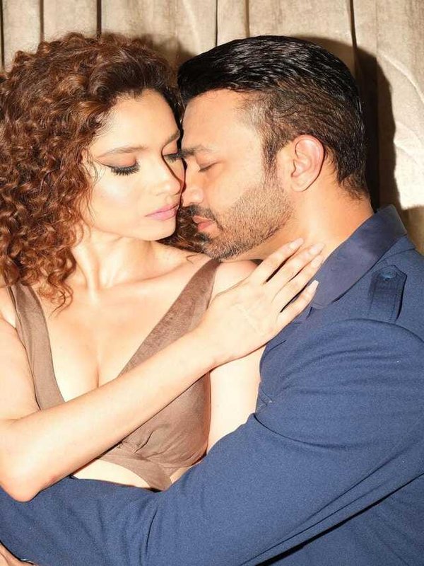 ANKITA LOKHANDE - VICKY JAIN ROMANTIC PHOTOSHOOT