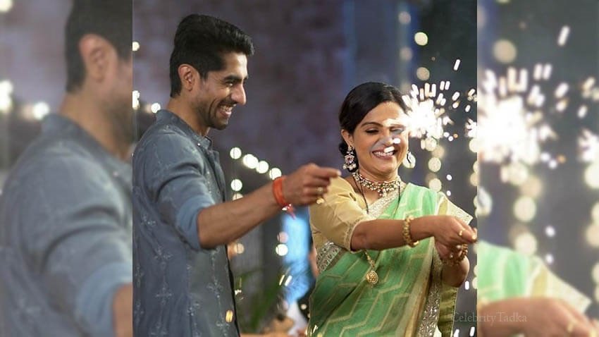 ये रिश्ता क्या कहलाता है में एक्ट्रेस एमी त्रिवेदी अपने से मात्र सालभर छोटे एक्टर हर्षद चोपड़ा की मां का रोल प्ले कर रही हैं।