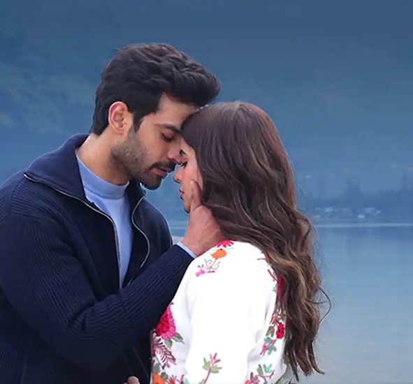 अगर आप लव स्टोरी देखना पसंद करते हैं तो 12 मई को वूट पर रिलीज हो रही आधा ईश्क देख सकते हैं।