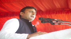यूपी में राशन कार्ड वापस करने की मुनादी, नहीं लौटाने पर चना, नमक, तेल की बाजार भाव पर वसूली, अखिलेश ने वीडियो ट्वीट कर कसा सीएम योगी पर तंज