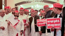 जब गवर्नर महोदया भाषण दे रही थीं, उसी दिन 19 साल की लड़की से बलात्‍कार की खबर छपी, वो भी मुख्‍यमंत्री के क्षेत्र में, बोले अखिलेश यादव